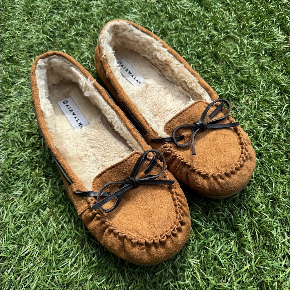 Airwalk size 9 Moccasins slippers flat loafer slip ons
